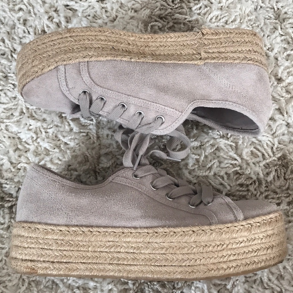 Steve Madden taupe platform sneakers